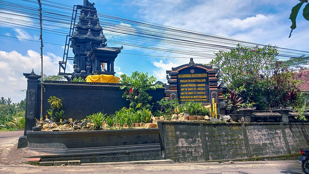 Pura Kahyangan Jagad Kendalisodo