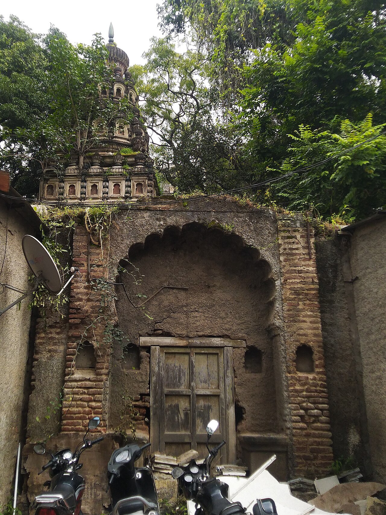 Shri Ram Mandir behind Tilak Smarak