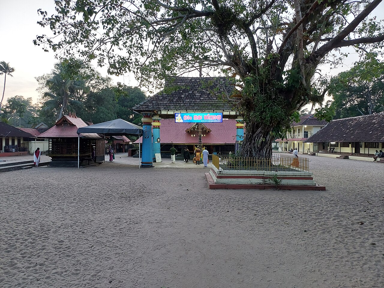 Thiruvizha Mahadeva Temple
