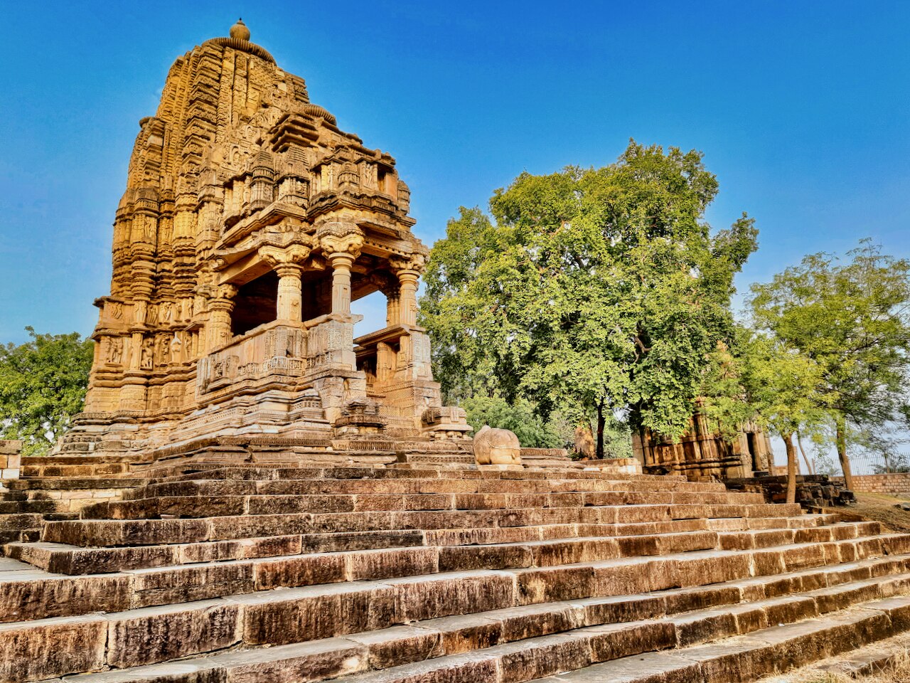 Toteshvara temple and Murayata group, Kadwaya