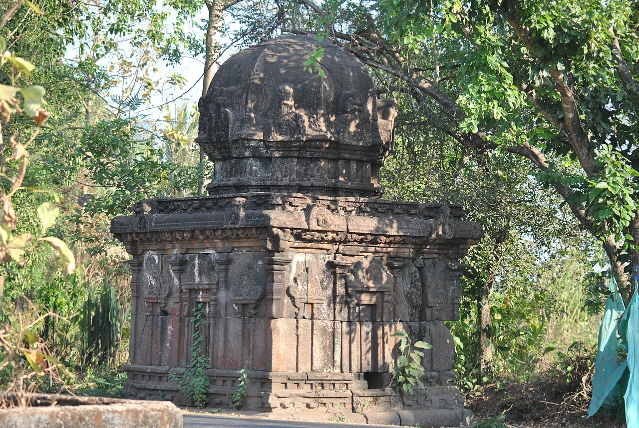 Kattil Madam Temple, Chalapuram