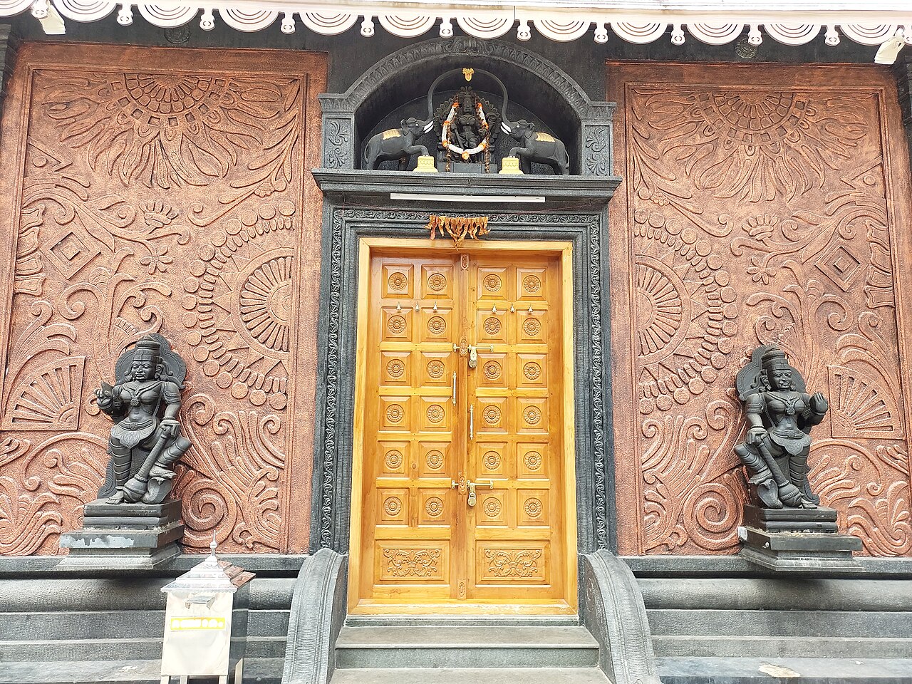 Ramnath Shanteri Kamakshi devastan