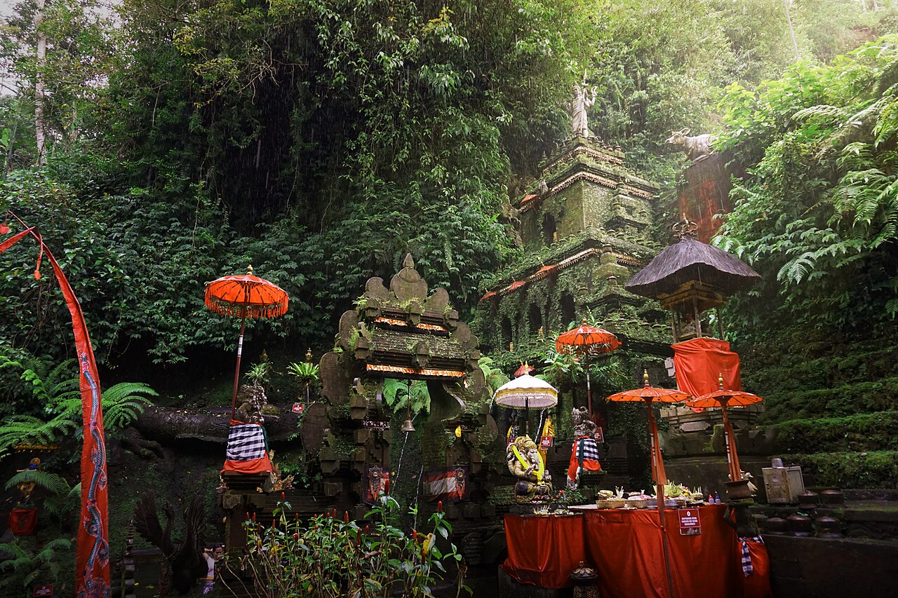 Pura Taman Pecampuhan Sala
