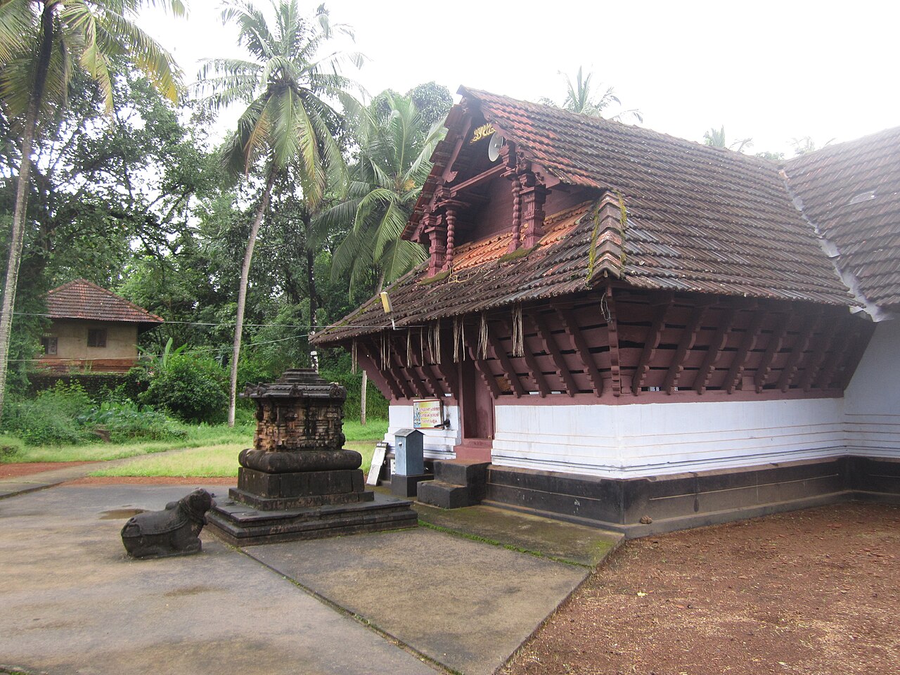 Maha Ganapathy temple, Indianur