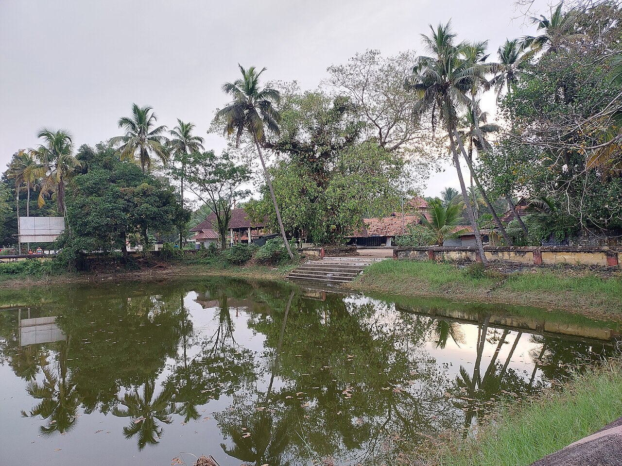 Thanneermukkom Chalinarayanapuram Temple