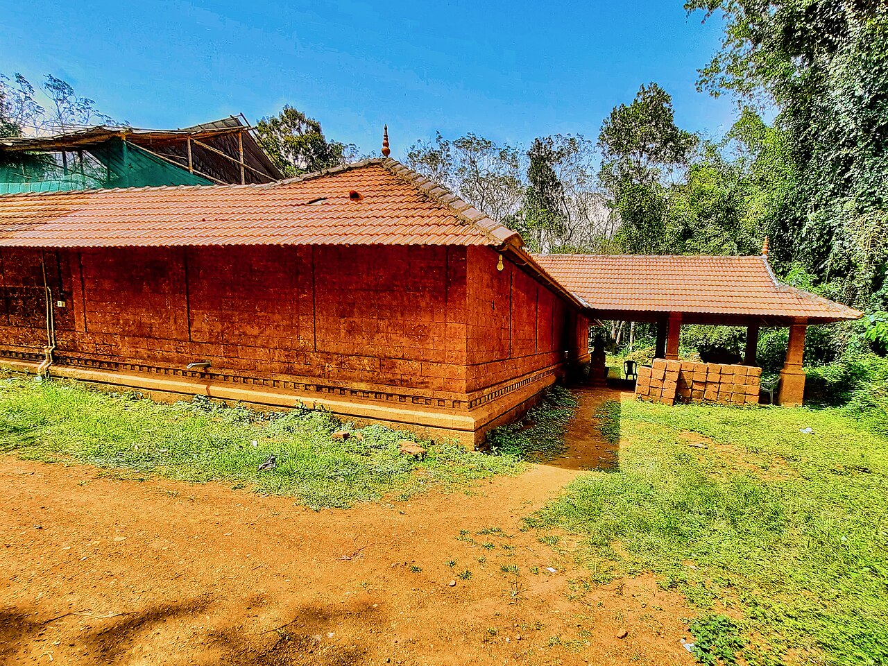 Ramapuram Mahavishnu temple, Eramam Kerala