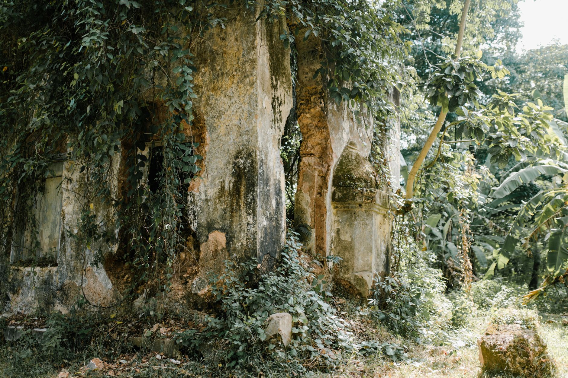 Drona gufa old Shiv mandir