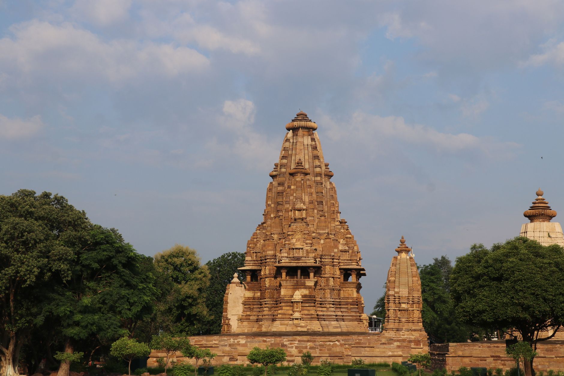 Akhati group of temples, Kadwaha